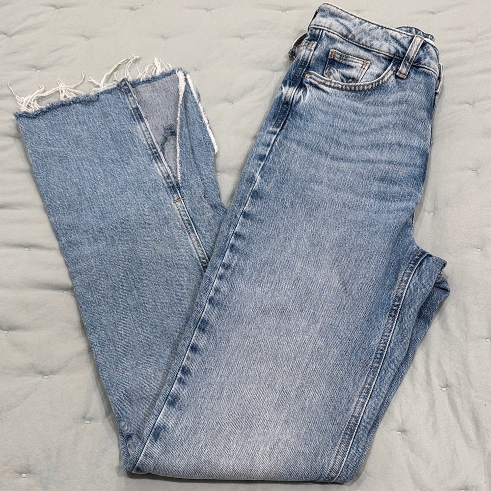 Zara High Rise Light Blue Jeans - Picture 3 of 8